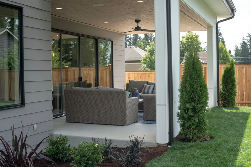 14001 127th Pl NE — interior and exterior detail
