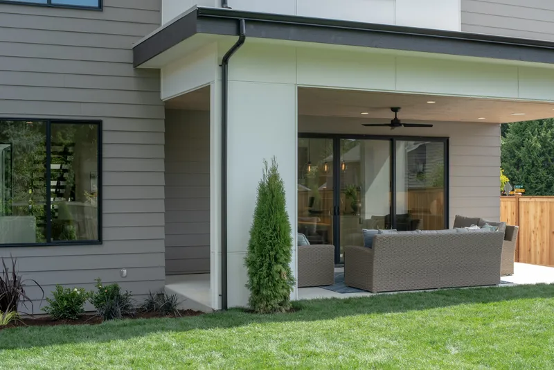 14001 127th Pl NE — interior and exterior detail