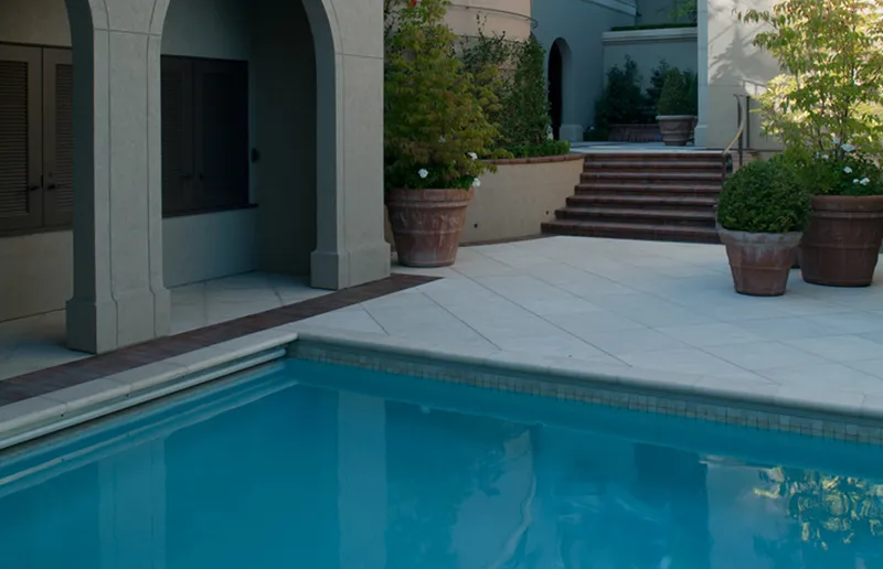 Italian Elegant on Water Edge — photograph 7