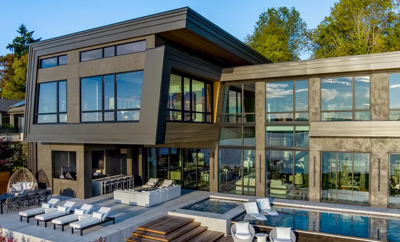 Kirkland Waterfront House — photograph 1