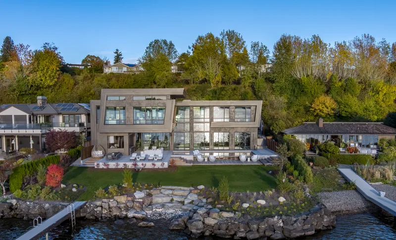 Kirkland Waterfront House — interior and exterior detail