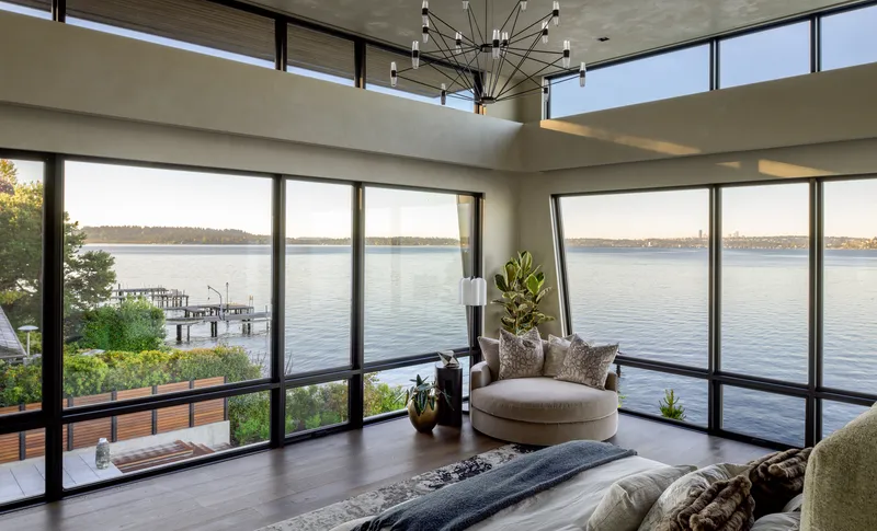 Kirkland Waterfront House — photograph 4