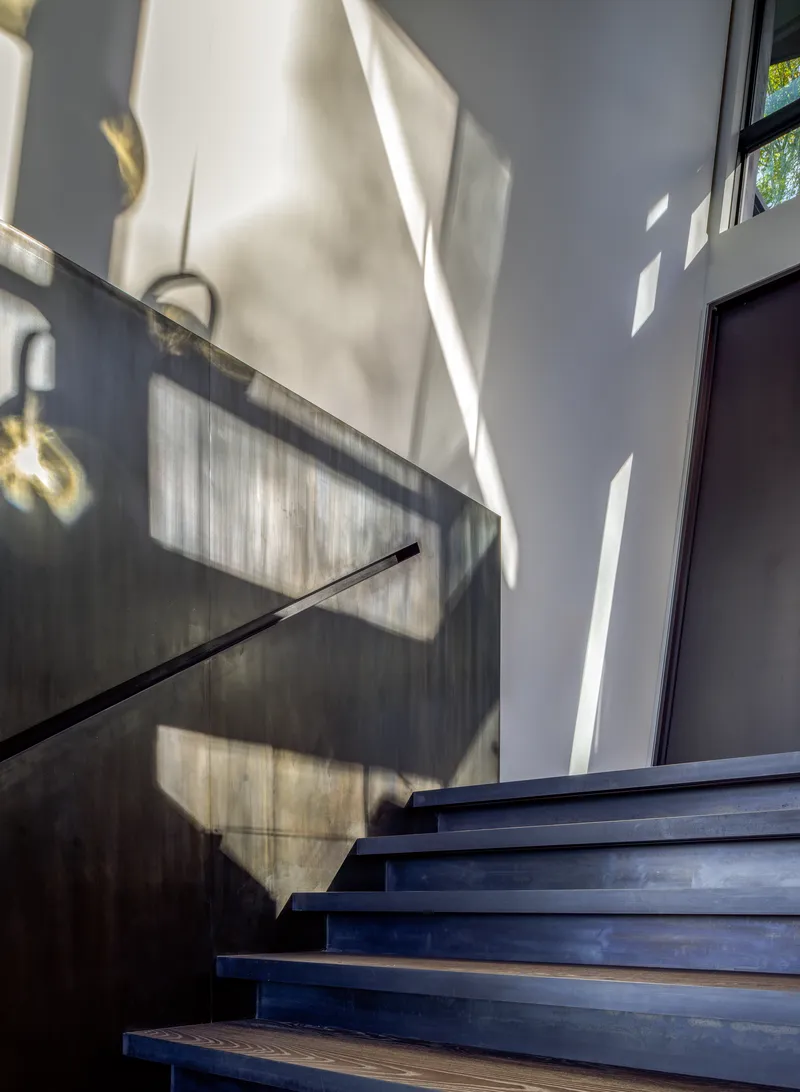 Kirkland Waterfront House — interior and exterior detail