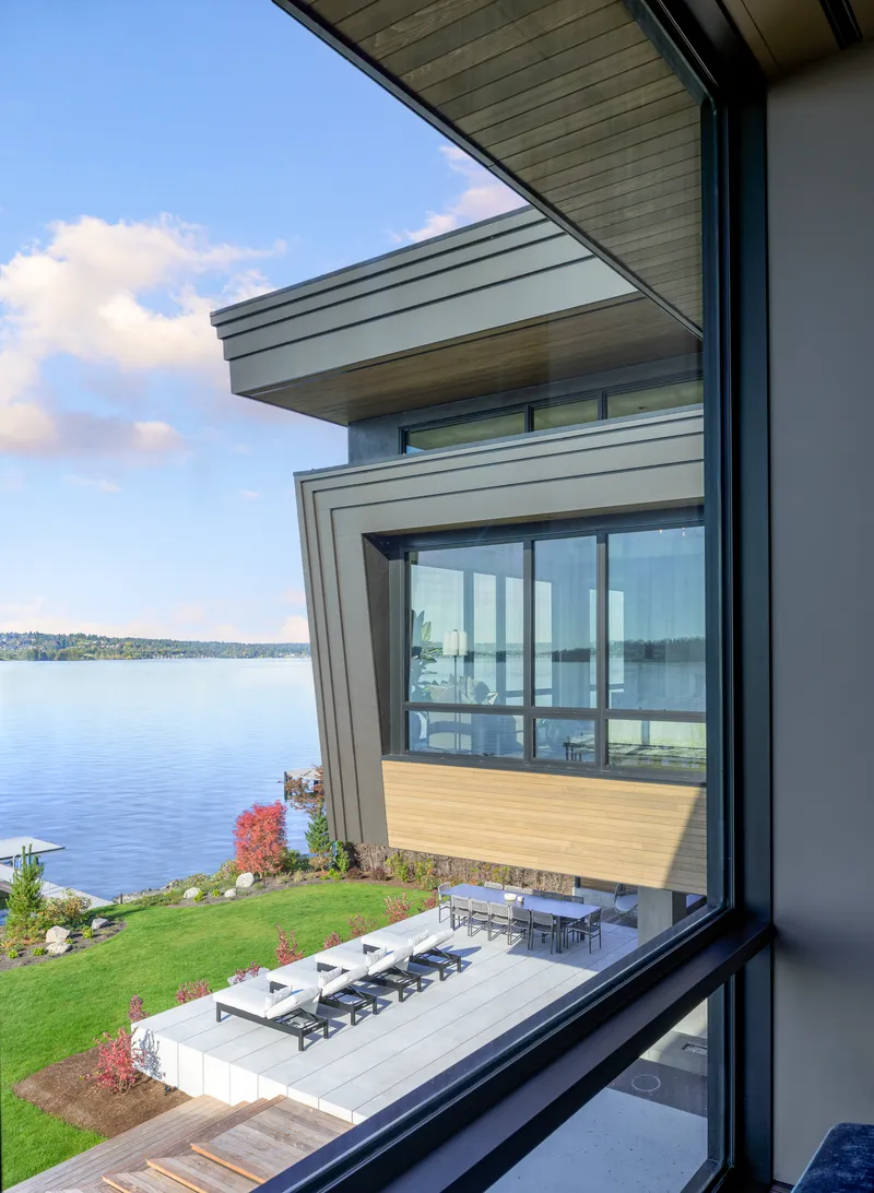 Kirkland Waterfront House — interior and exterior detail