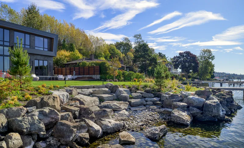 Kirkland Waterfront House — photograph 10