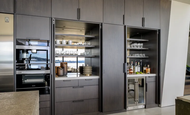 Kirkland Waterfront House — interior and exterior detail