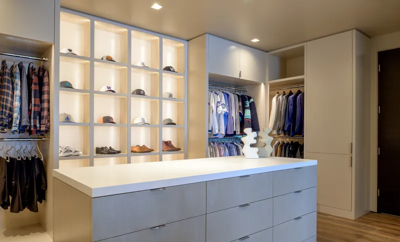 Kirkland Waterfront House — interior and exterior detail