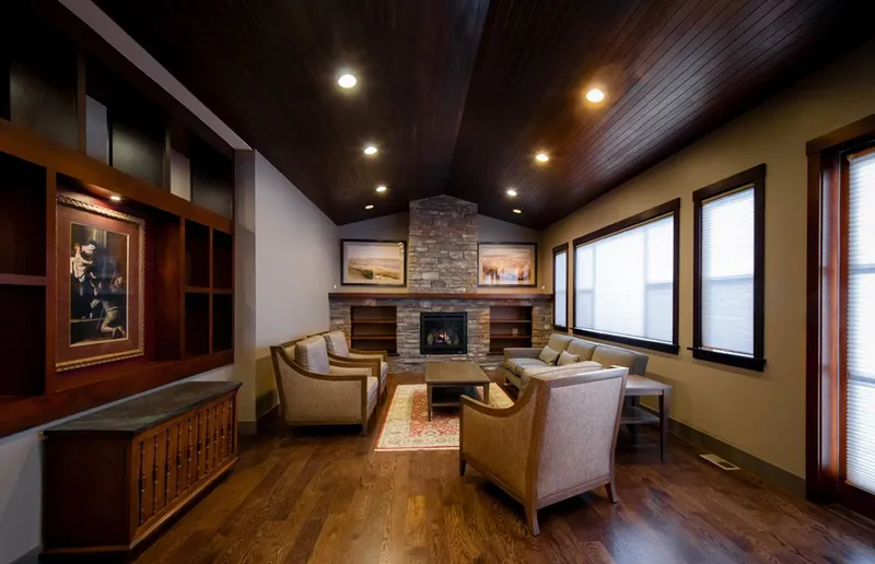 Modern Rectory — photograph 1