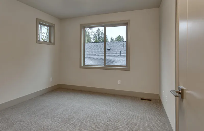 Trillium Row 1 — photograph 16