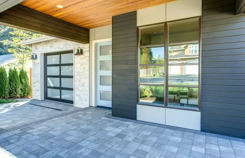 Trillium Row 3 — interior and exterior detail